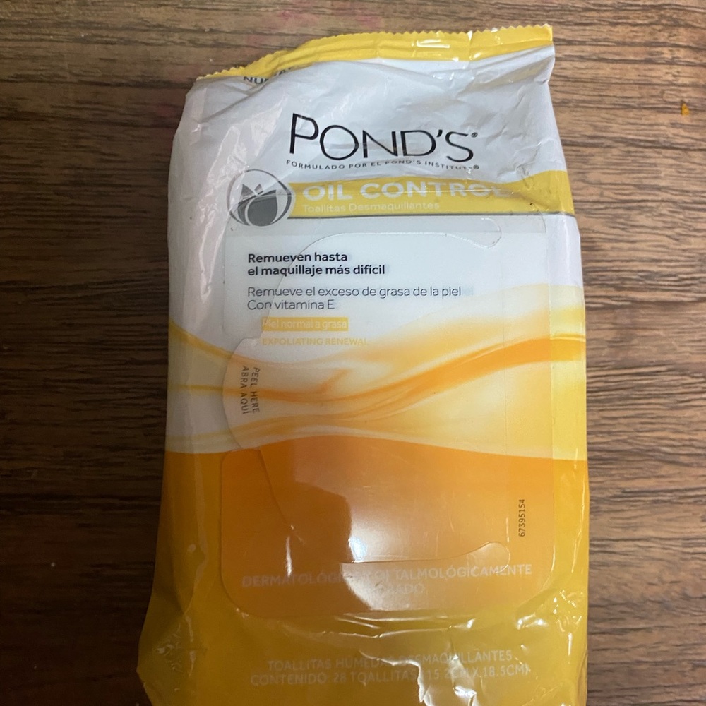 Ponds face wipes